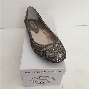 •Worn once❣️• Steve Madden Hatti Flat in Pewter